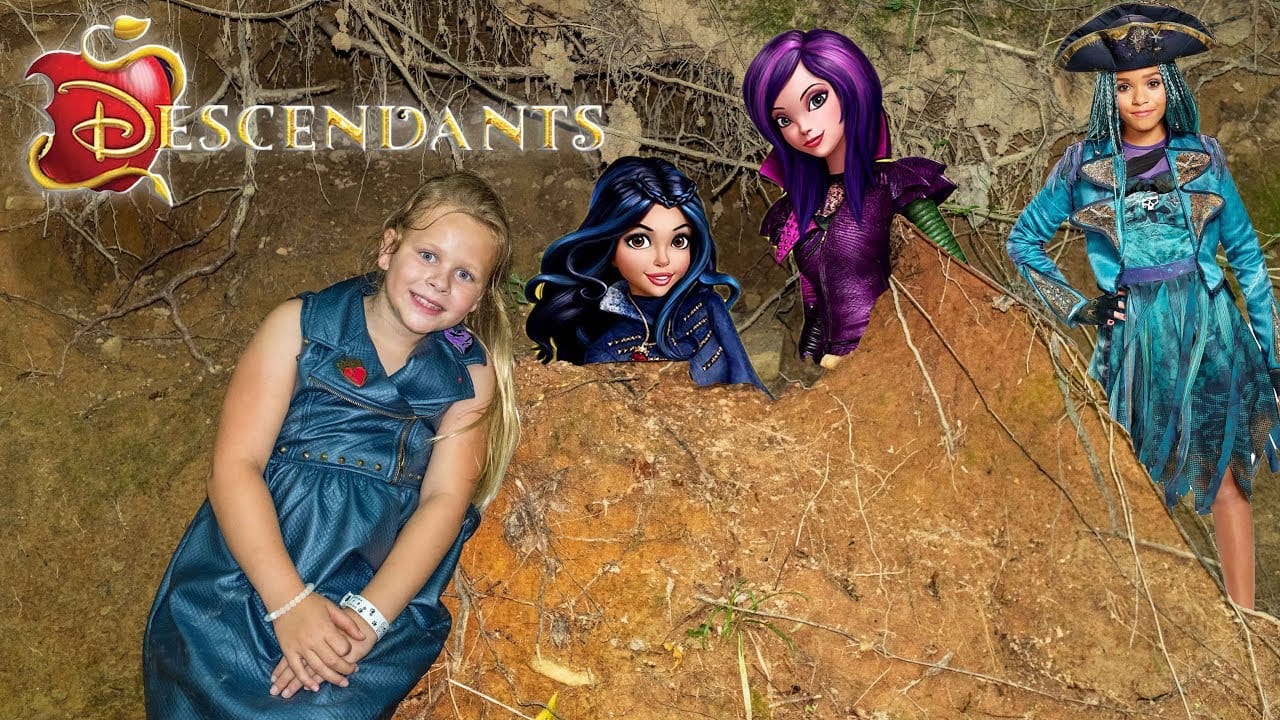 DESCENDANTS 2 Assistant Hunts for Mal and Evie Toys rootF IMG 66d3156a8c60e